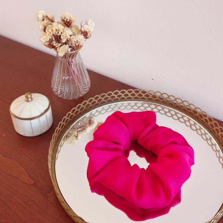 Laure Derrey Scrunchie Himmbeerfarben