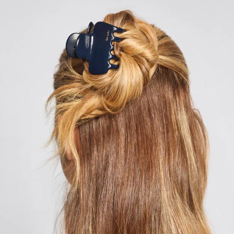 Kitsch Cloud Clip Blaue Orchidee
