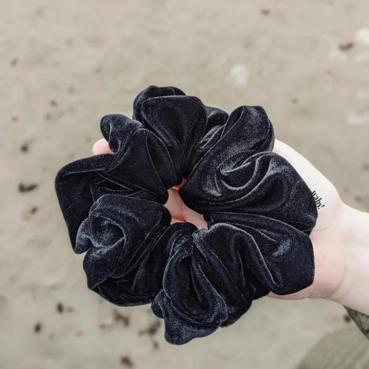 What a bun! Scrunchie Medium Velvet Black