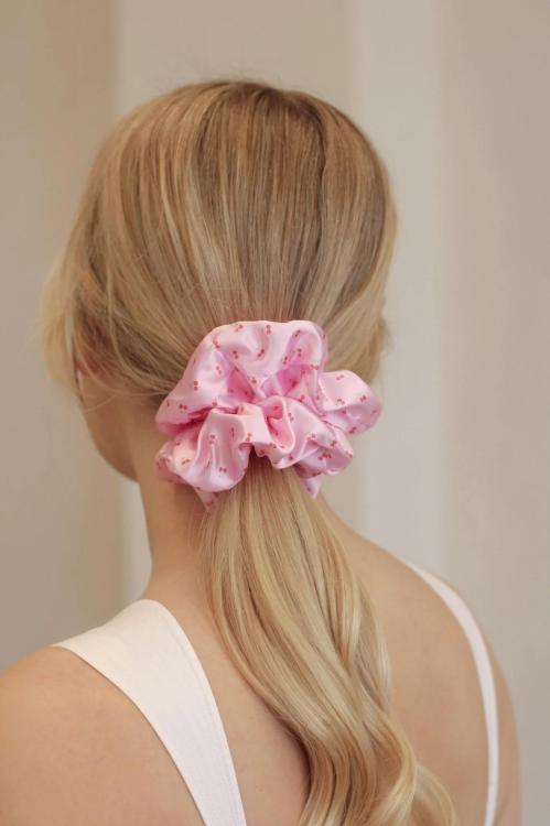 Beyond Scrunchies Cherry Love groß