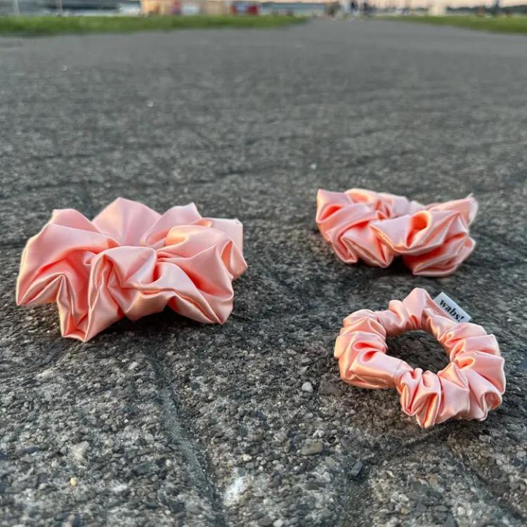 What a bun! Scrunchie Mini Satin Peach