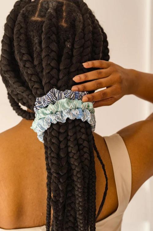 Teleties Silk Scrunchie groß Totally Turquoise