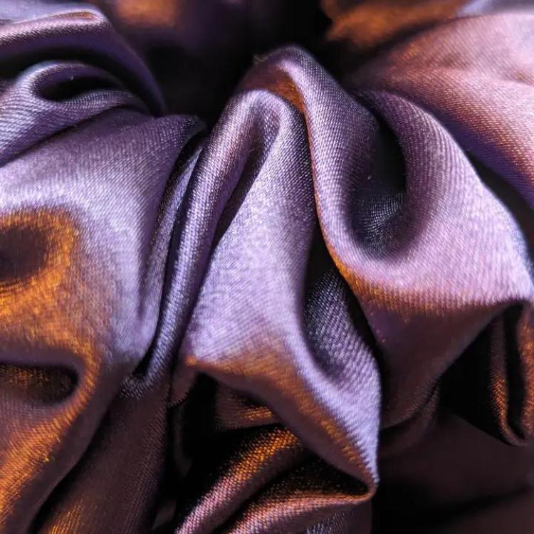 What a bun! Scrunchie Medium Satin Violet