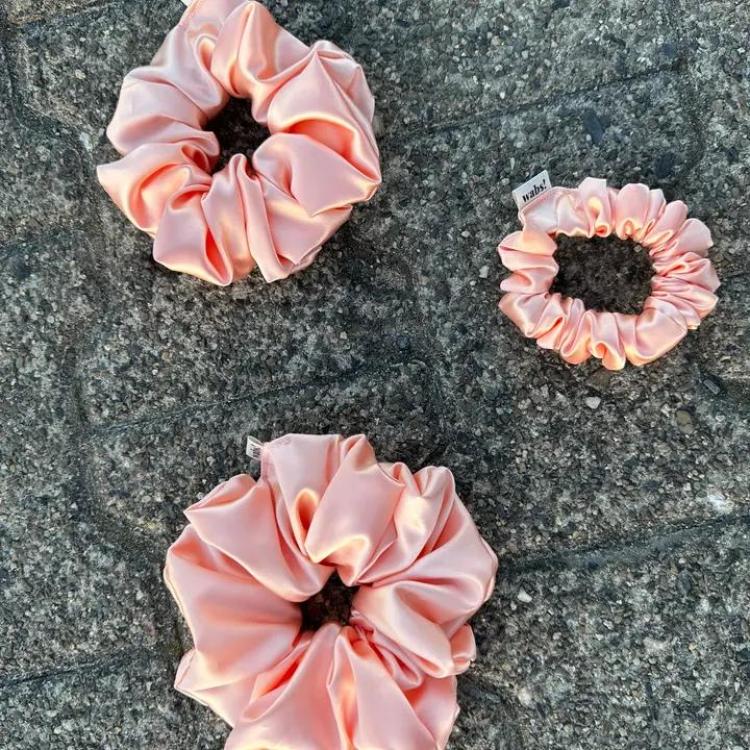 What a bun! Scrunchie Large Satin Peach