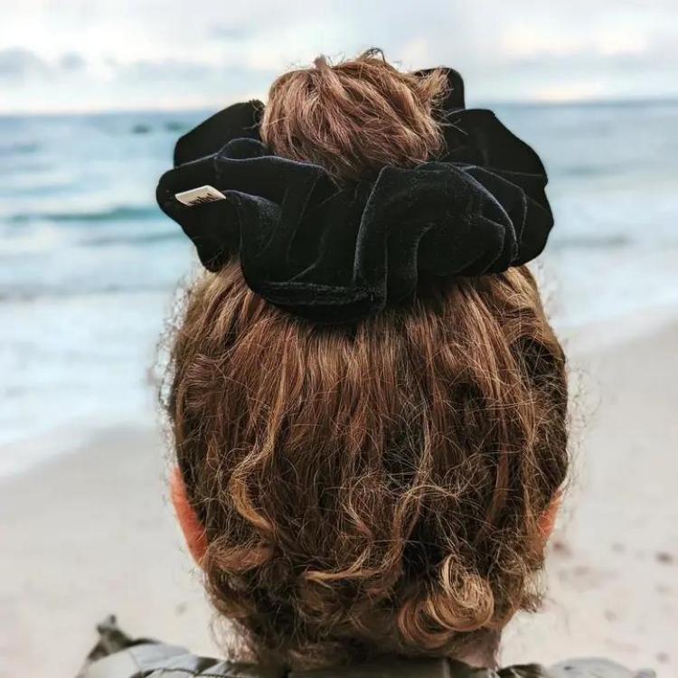 What a bun! Scrunchie Medium Velvet Black