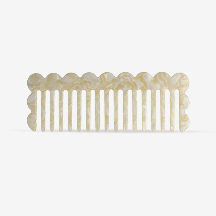 Sasstie The Curved Comb